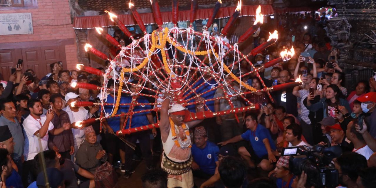 जिब्रो छेडेर महाद्वीप बोकी पार गरे ‘मध्यपुरथिमि-भक्तपुरसम्मको यात्रा’
