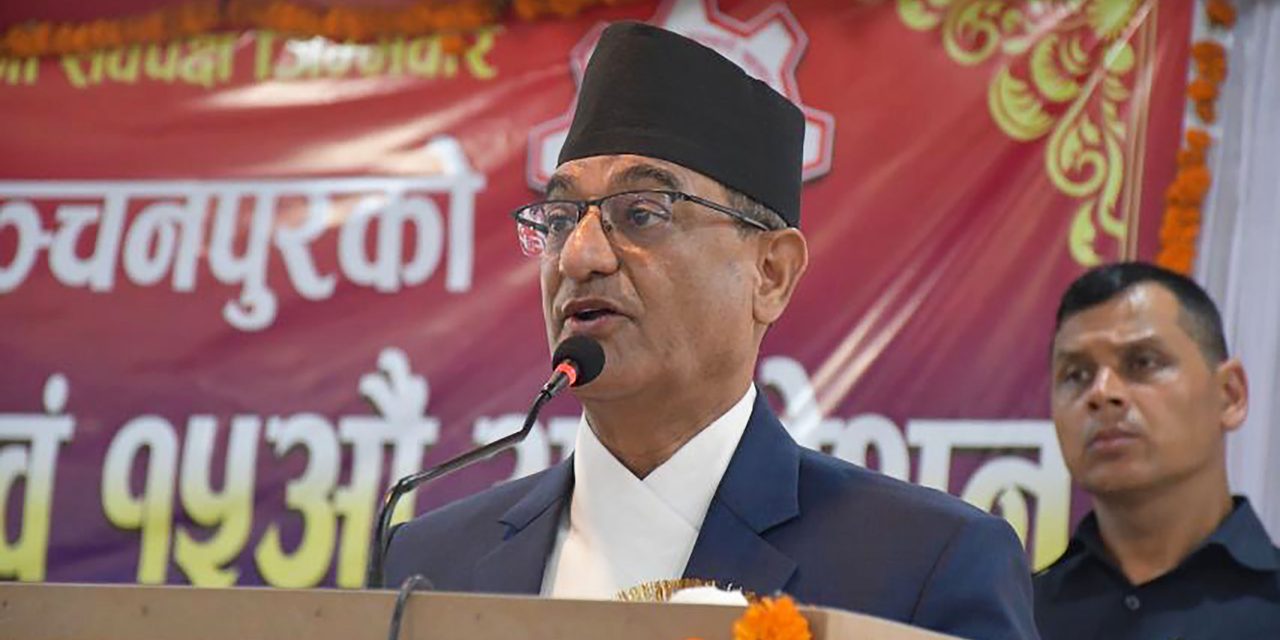 समयमै गुणस्तरीय काम गर्नुस्, शान्तिसुरक्षाको व्यवस्था सरकारले गर्छः गृहमन्त्री लेखक