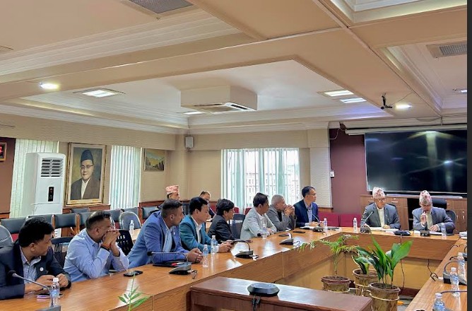 नेपालको बर्तमान जटील अवस्थाका सम्बन्धमा अर्थमन्त्रीसंग छलफल