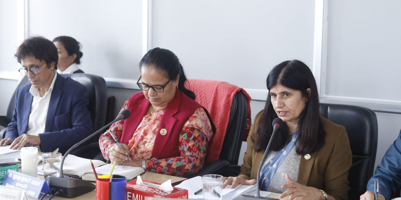 कर्मचारीको अवकाश उमेरबारे विवाद कायमै, मन्त्री न्यौपानेद्वारा भोलिसम्मको समय माग