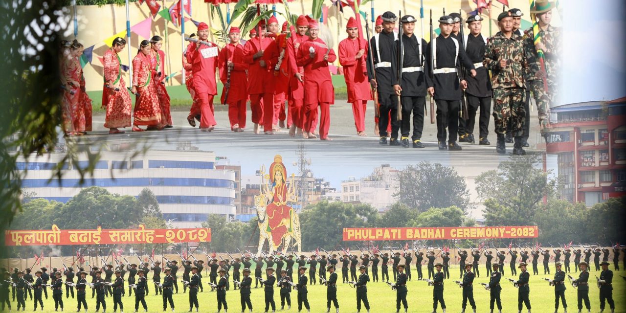 सैनिक मञ्च टुँडिखेलमा फूलपाती बढाइँ (तस्बिर)