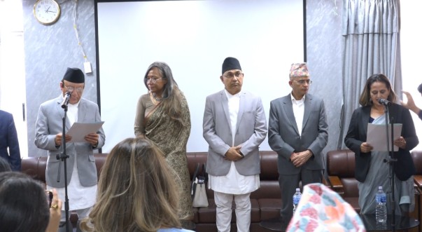 महान्यायाधिवक्ता भण्डारीले गरिन सपथ ग्रहण