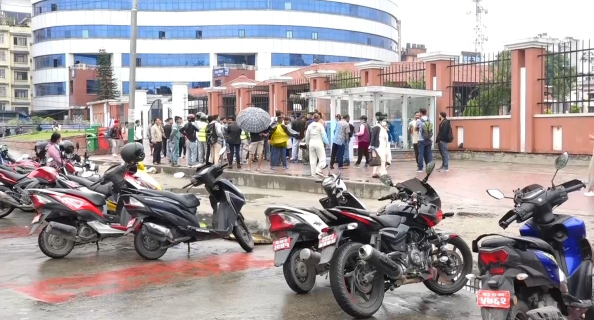 कर्फ्यु आदेश खुकुलो बनाएसँगै काठमाडौं अवस्था सामान्य बन्दै