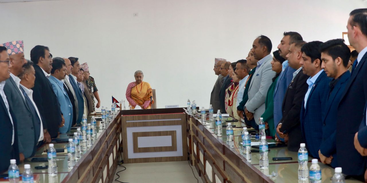 प्रधानमन्त्रीसँग निजी क्षेत्रः ‘हामी दुःखी छौँ तर हिम्मत हारेका छैनौँ, फेरि उठ्छौँ’