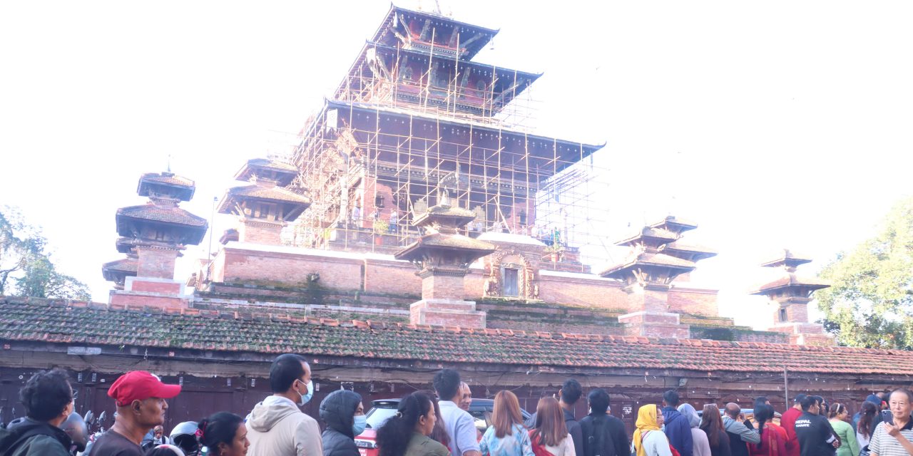 तलेजु मन्दिर खुल्लाः बिहानैदेखि दर्शनार्थी घुइँचो