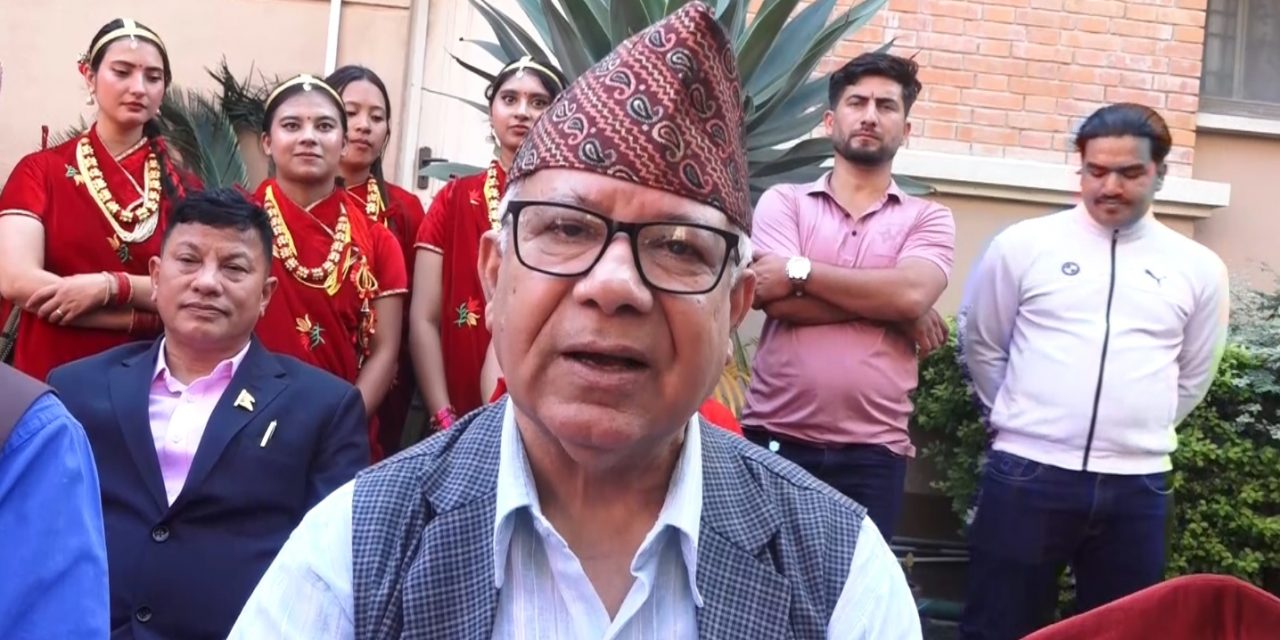 राजनीतिक दल र नेतालाई विश्वासमा लिएर अघि बढ्न सरकारलाई माधव नेपालको सुझाव