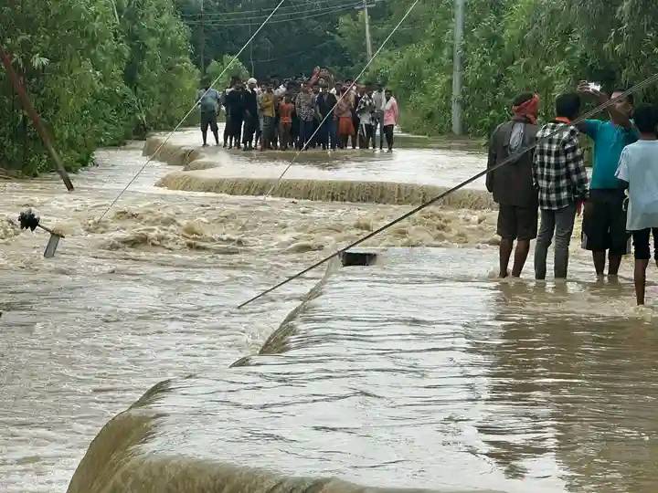 सर्लाहीमा लखन्देहीको बाढीले बाँध भत्काउँदा चार सय बढी घर डुबानमा
