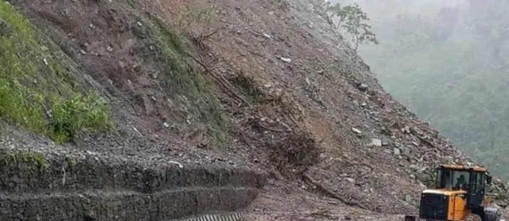 दार्जिलिङमा भीषण पहिरो र बाढी, कम्तीमा २० जनाको निधन