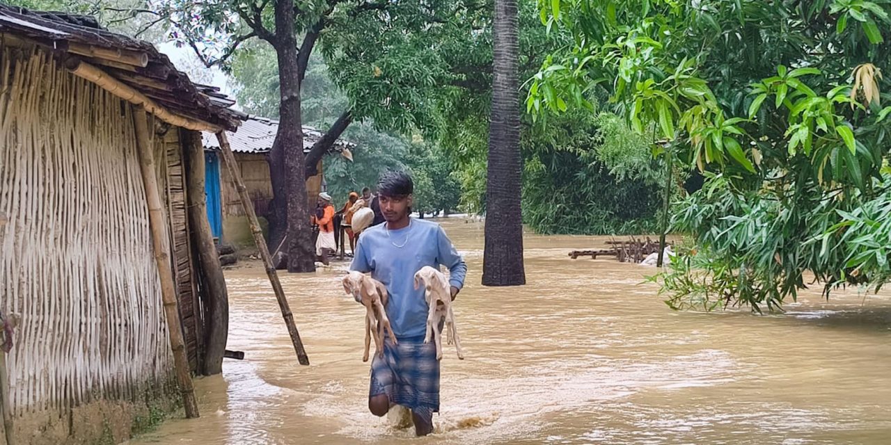 सुनसरीमा बाढीले सयौँ घर डुबानमा