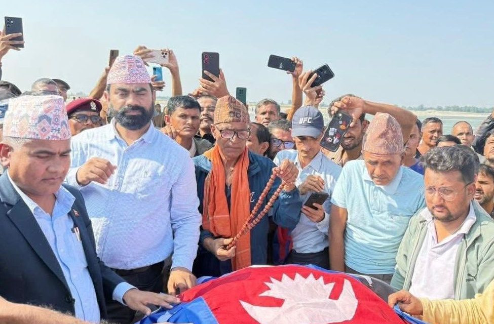 विपीन जोशी : गाजामा मारिए, महाकालीमा बिलाए