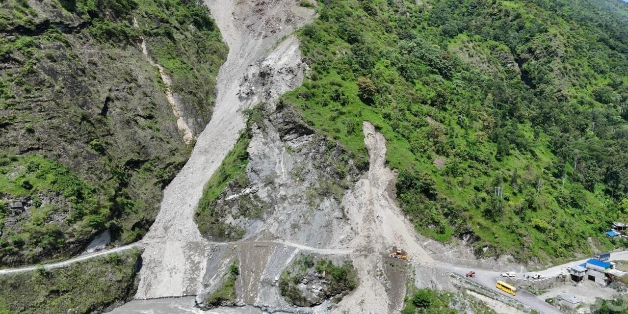 पहिराले पश्चिम म्याग्दीको यातायात प्रभावित