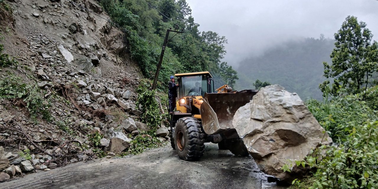 नारायणघाट-मुग्लिन सडक साँझ ६ बजेपछि बन्द हुने