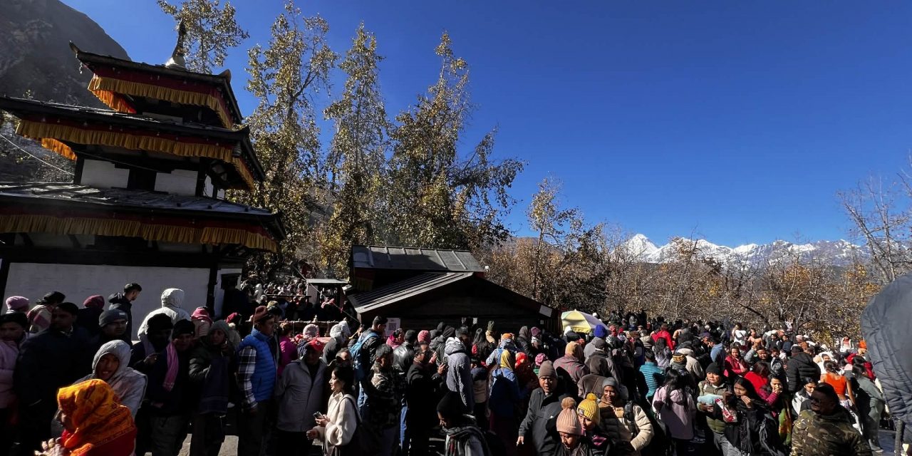 मुस्ताङमा थामिसक्नु छैन पर्यटकको चाप, बुकिङ नगरे वास पाउनै गाह्रो !