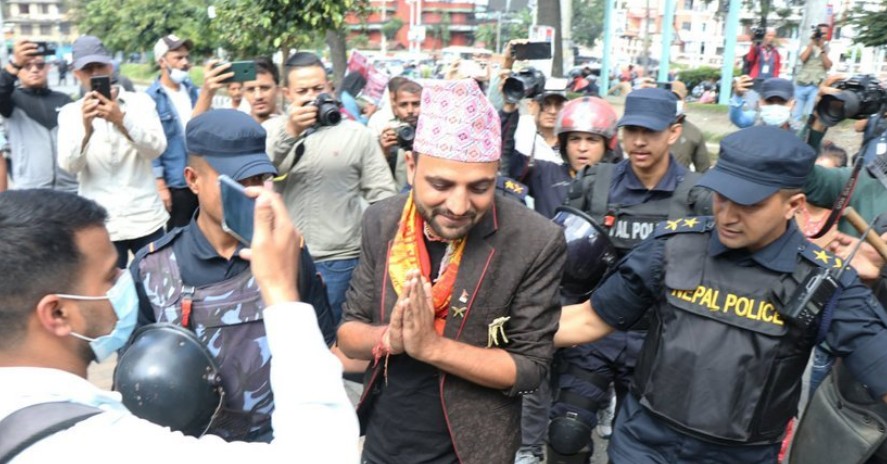 माइतीघरबाट निकोलस भुसालसहित १५ भन्दा बढि युवाहरु पक्राउ
