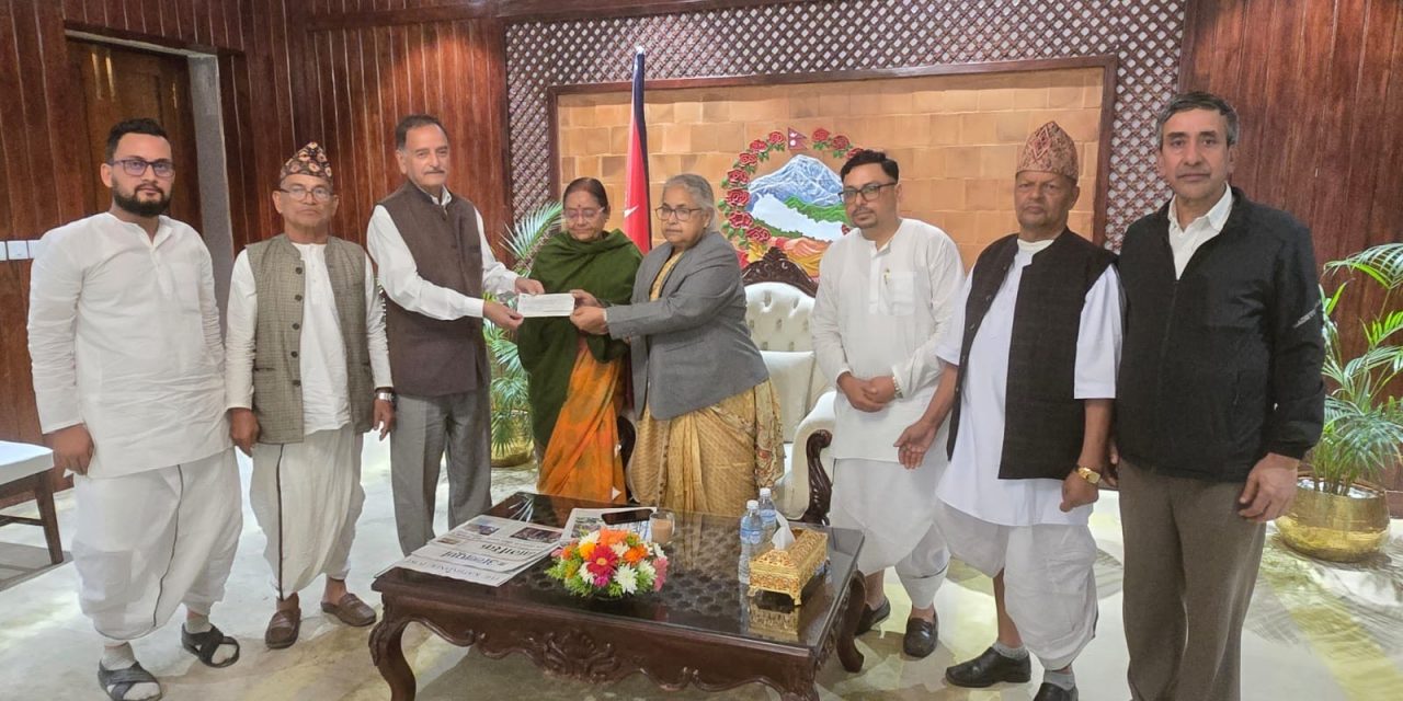 प्रधानमन्त्री उद्धार कोषलाई सत्सङ्ग नेपालको १० लाख सहयोग