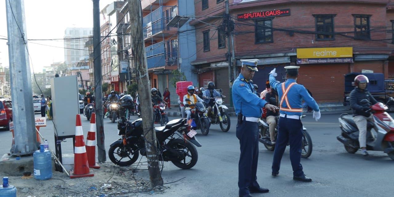 उपत्यकामा सक्रिय ट्राफिक प्रहरी, करिब २०० जना कारबाहीमा