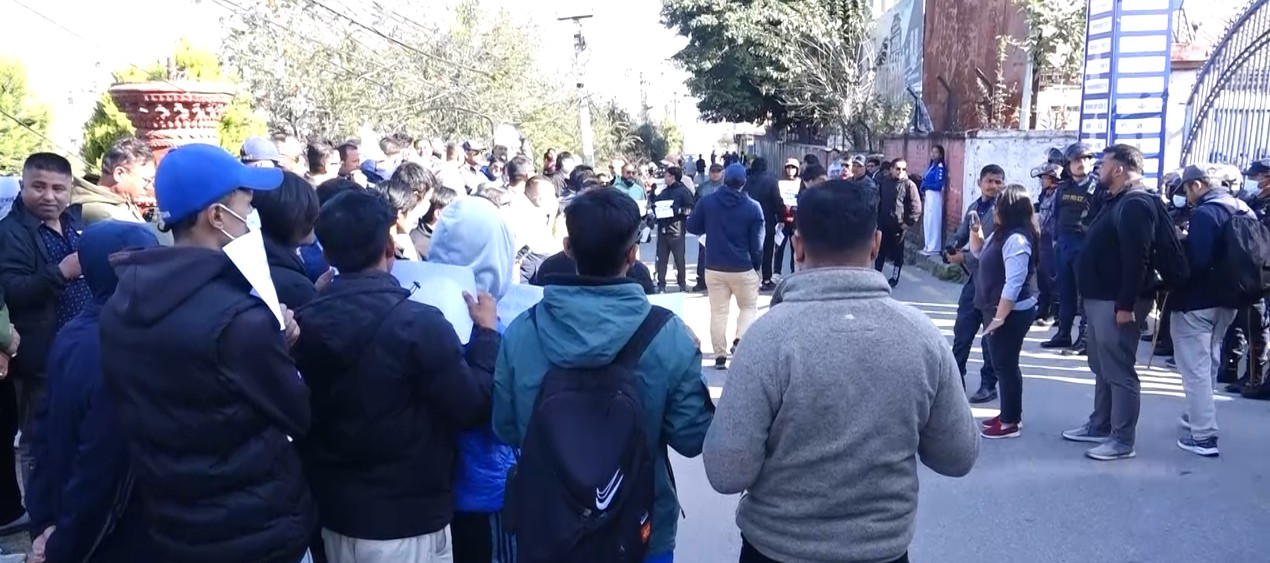 एन्फाले सहमति नमानेको आरोप, ए–डिभिजन क्लबहरूको एन्फा कम्प्लेक्समा धर्ना