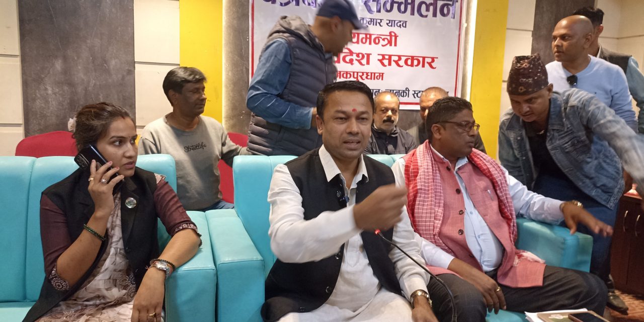 सर्वोच्चको फैसला विपरीत भए तत्काल पद छाड्ने मुख्यमन्त्री यादवको घोषणा
