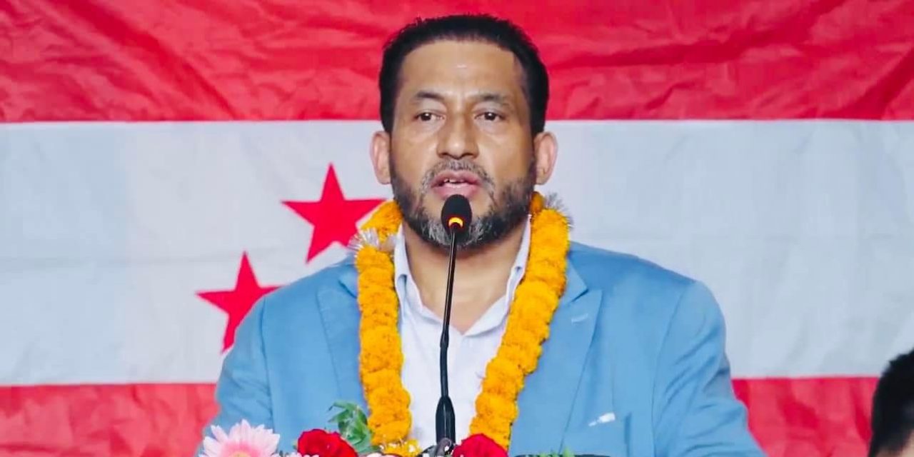 ‘धर्म गर्नेको घर जल्दैन’ भन्ने बहादुर लामालाई गणेश लामाले दिए दनक : ‘मानवताहिन कुतर्क काँग्रेस र समाजको संस्कार होईन’ !