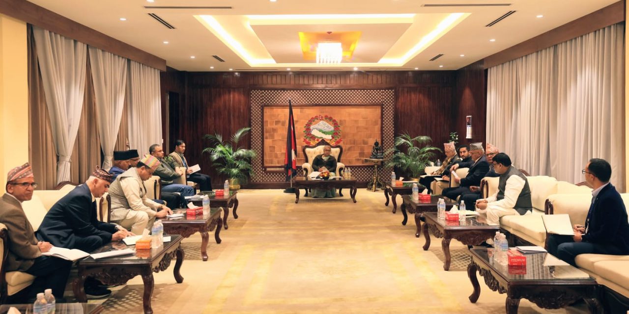 बालुवाटारमा प्रधानमन्त्रीसँग सातै प्रदेशका मुख्यमन्त्रीको बैठक