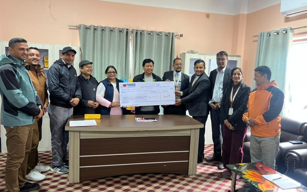इच्छाकामना गाउँपालिकालाई प्रोटेक्भिट माइक्रो इन्स्योरेन्सद्वारा बीमा रकम हस्तान्तरण