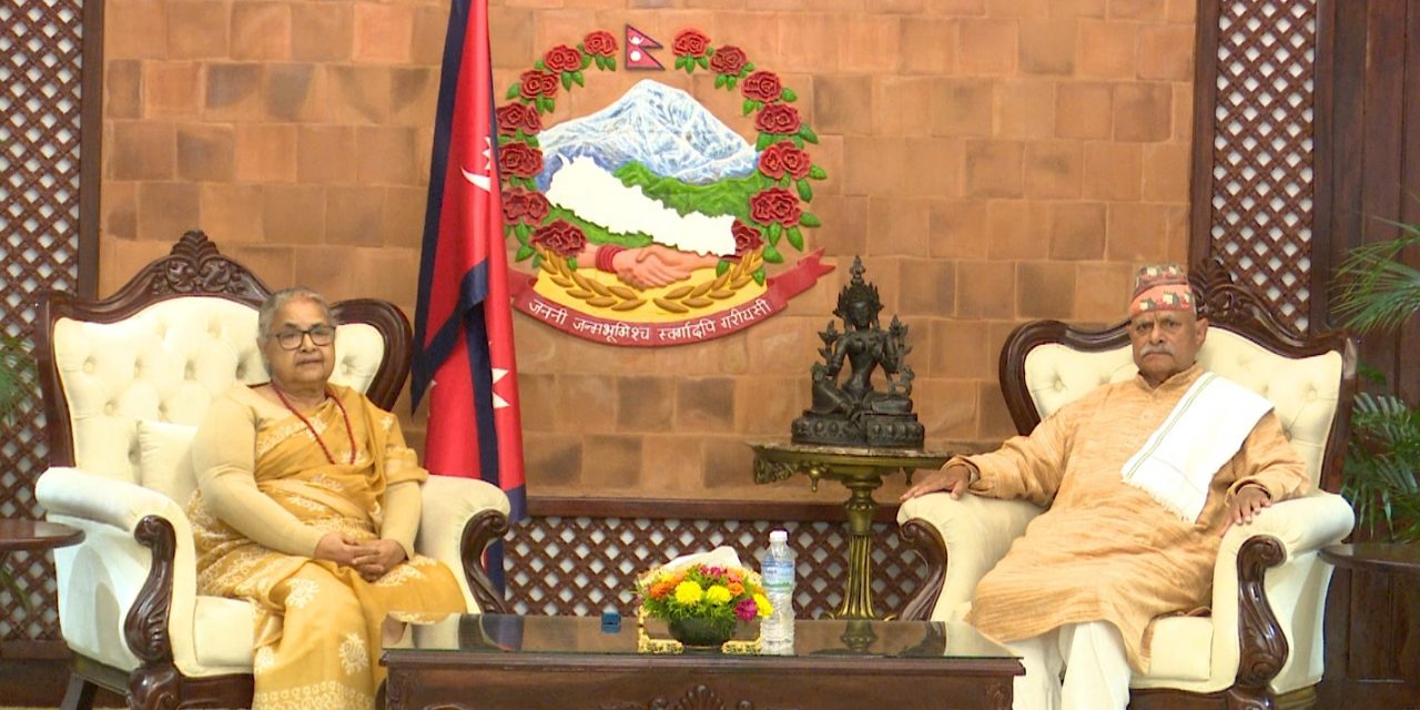 प्रधानमन्त्री कार्की र पूर्वराष्ट्रपति यादवबीच शिष्टाचार भेटवार्ता