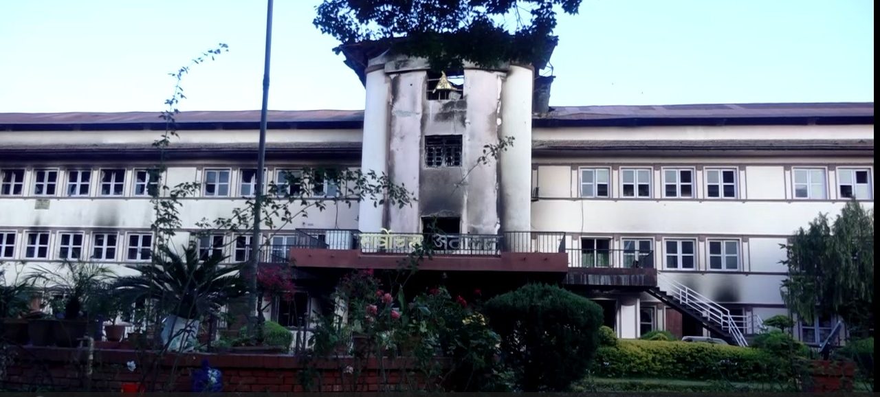 प्रतिनिधिसभा पुनर्स्थापनाका मागसहित एमालेद्वारा सर्वोच्चमा रिट दायर