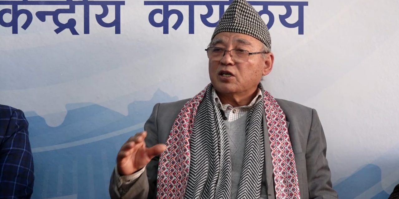 कम्युनिष्ट आन्दोलनलाई एकताबद्ध गर्न फेरि पनि ओलीले एमालेको नेतृत्व गर्नुपर्छ : उपाध्यक्ष बादल