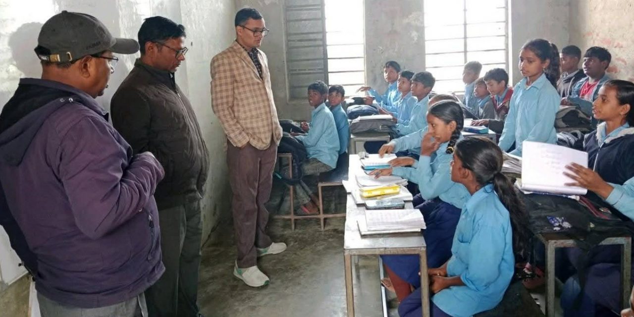बाराको विश्रामपुर गाउँपालिकाका प्रमुख प्रशासकीय अधिकृतद्वारा विद्यालय अनुगमन