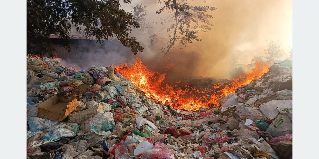 फोहर व्यवस्थापन केन्द्रमा आगलागी हुँदा ६७ लाखको क्षति
