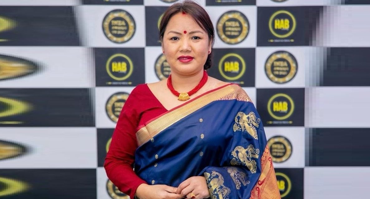 ‘बेलायतमा अरुले कमाउँछन्, म सेवा गर्छु’