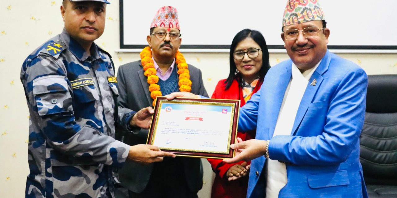 निर्वाचन आयोगद्वारा सशस्त्रको गुल्म सम्मानित
