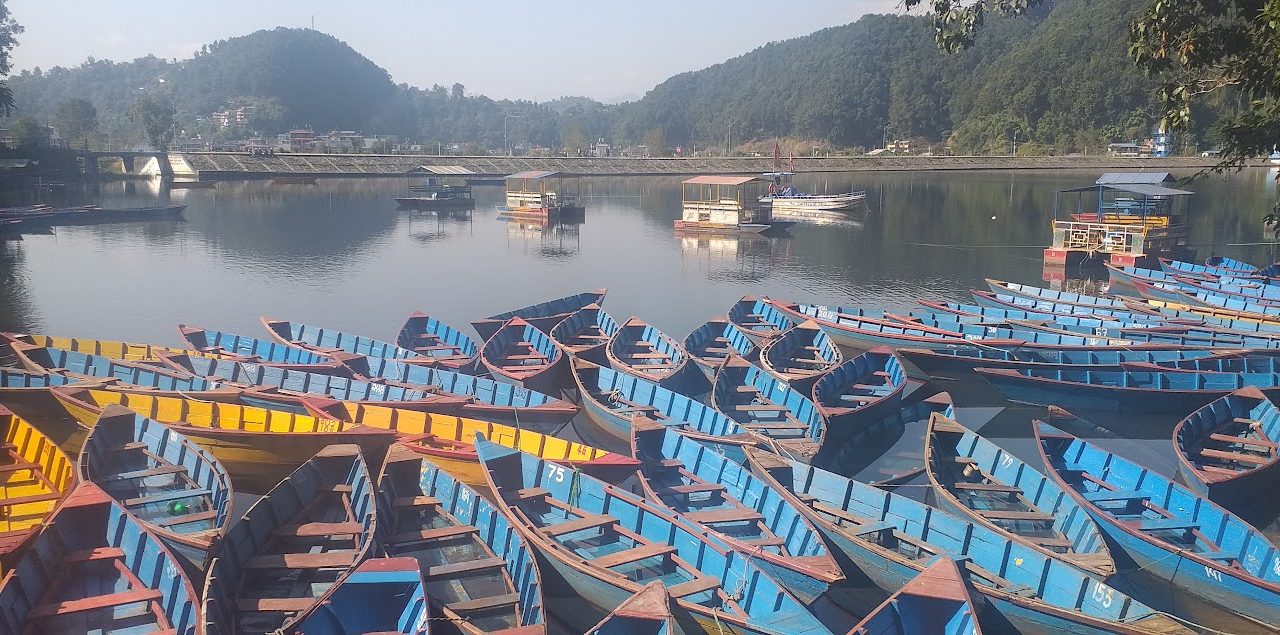 पर्यटक घट्दा बेगनासका डुङ्गा व्यवसायी सङ्कटमा
