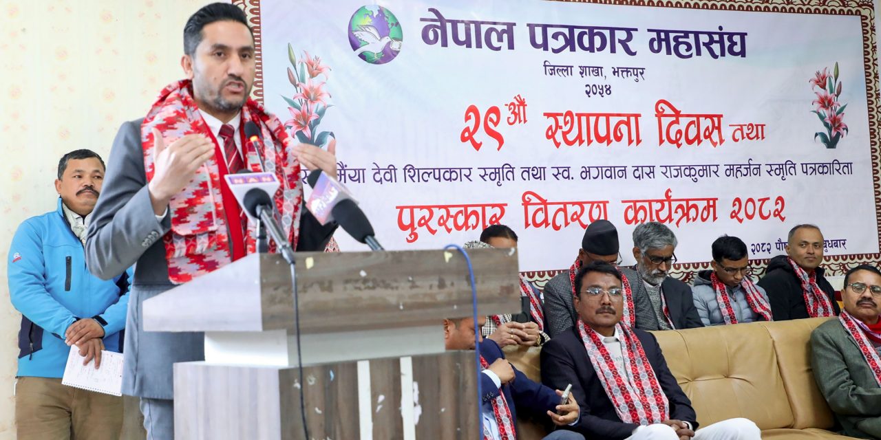 आजसम्म कुनै पार्टीमा आवद्ध छैन : मन्त्री खरेल