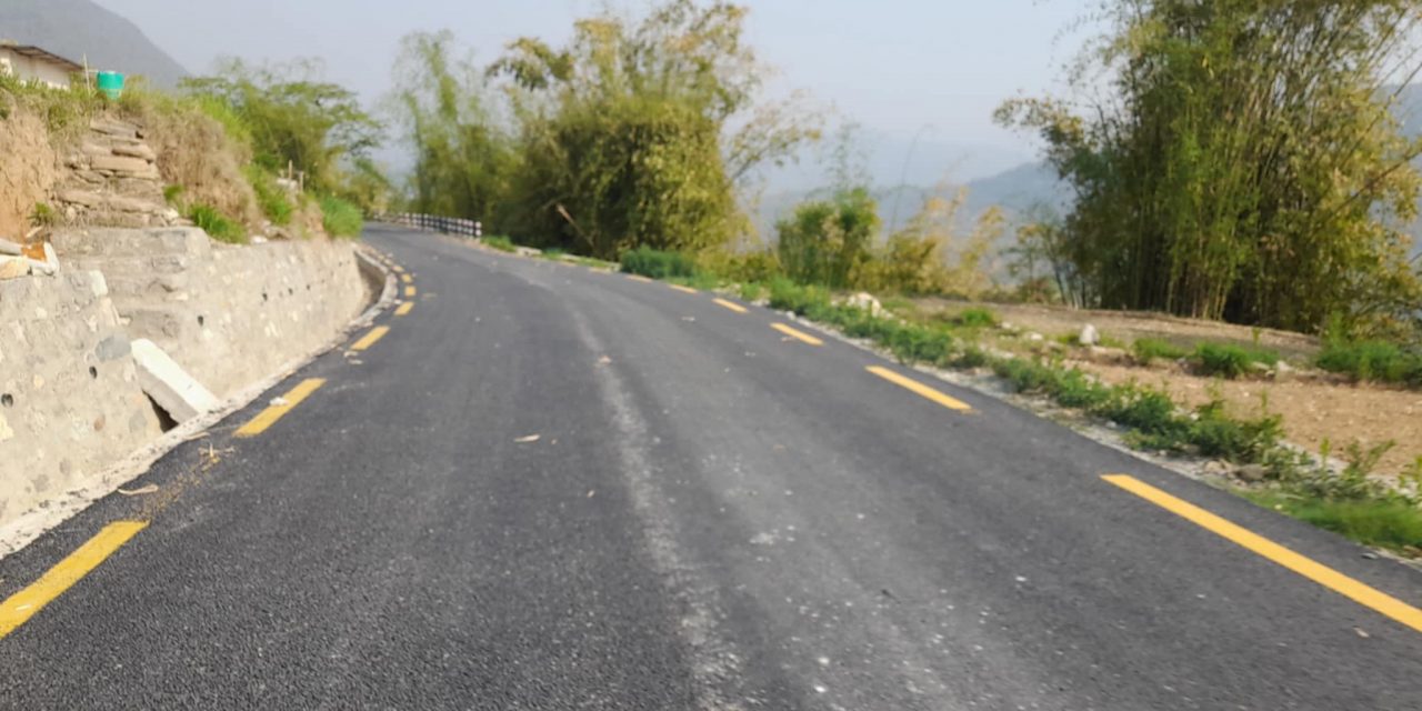 आठ वर्षमा दुई सय चार किमी सडक कालोपत्र