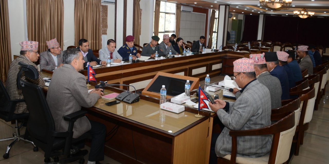 निर्वाचन सुरक्षा सम्बन्धमा गृहमन्त्री अर्यालद्वारा प्रदेशका प्रमुख सचिवसँग छलफल