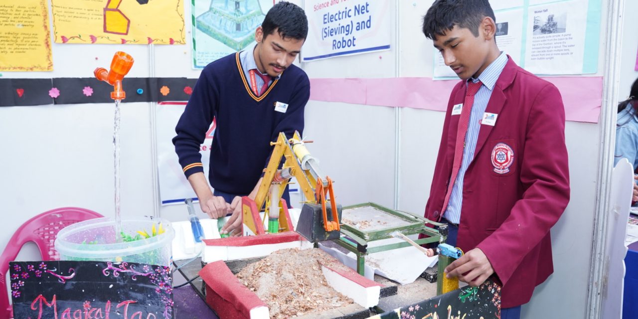 दोस्रो रेडियन्ट शैक्षिक मेला सुरू,आफ्ना सीप र सिर्जनात्मक क्षमता प्रदर्शन गर्दै विद्यार्थी