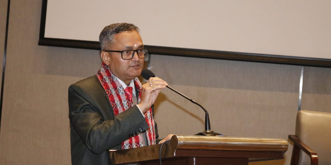 बैंकिङ क्षेत्रलाई सुरक्षित बनाउँदै लगानी बढाइ भारत र चीनसँगका व्यापार योजना समेटिनुपर्छ : सचिव उपाध्याय