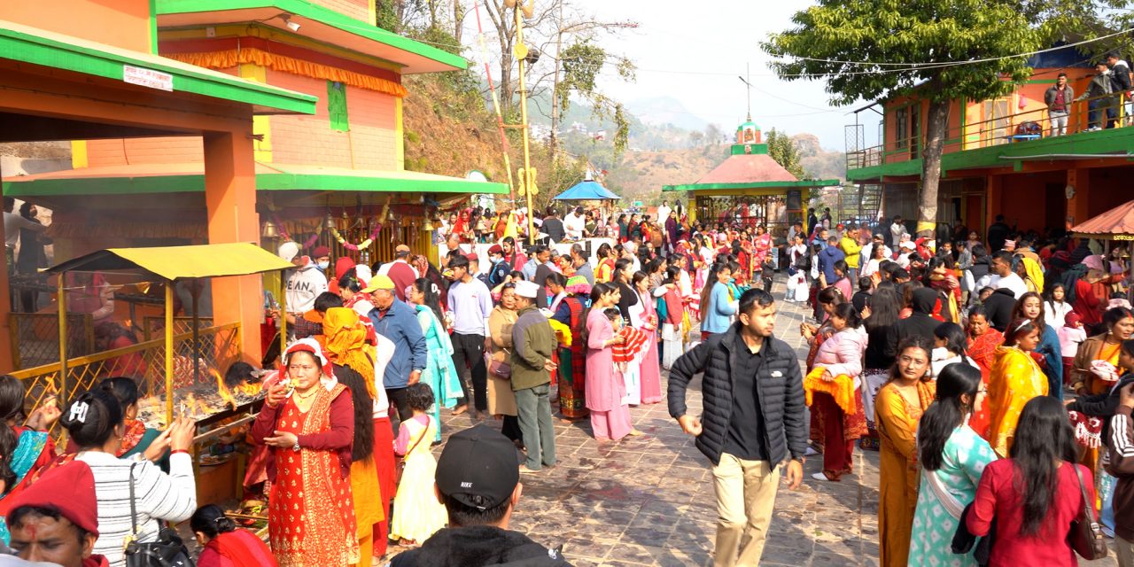 महाशिवरात्रिः पशुपतिनाथलगायत देशभरका शिवालयमा पूजा  आराधना