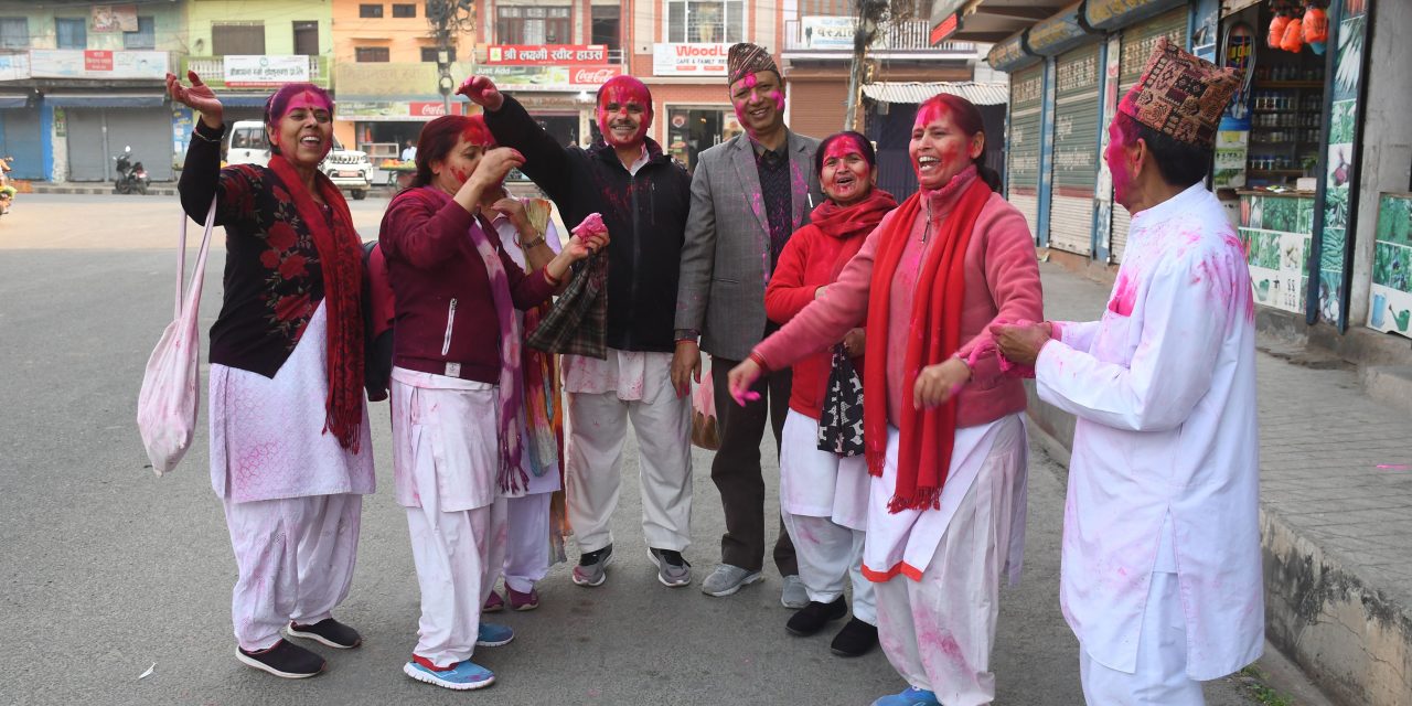 तराईका जिल्लामा आज होली मनाइँदै