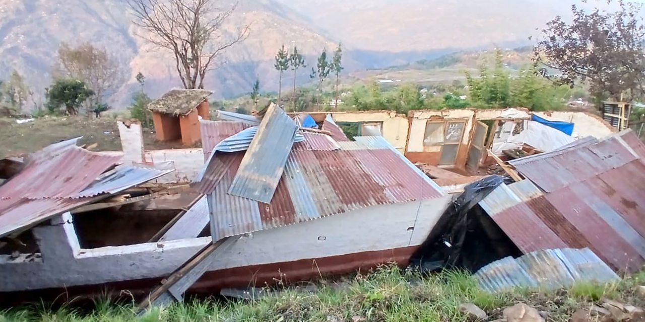 हावाहुरीले छाना उडाएपछि सशस्त्र प्रहरीलाई बस्न समस्या