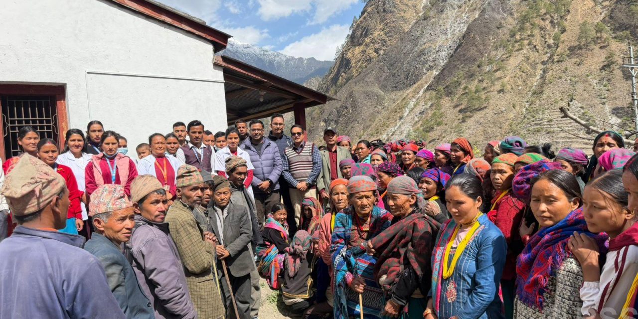 स्वास्थ्य शिविरमा एक हजारभन्दा बढीको उपचार