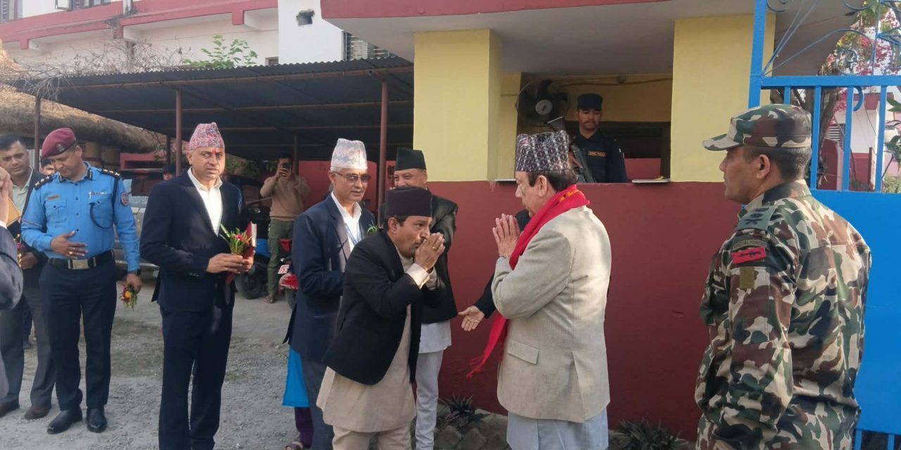 प्रधानन्यायाधीश राउतद्वारा तनहुँ जिल्ला अदालत निरीक्षण