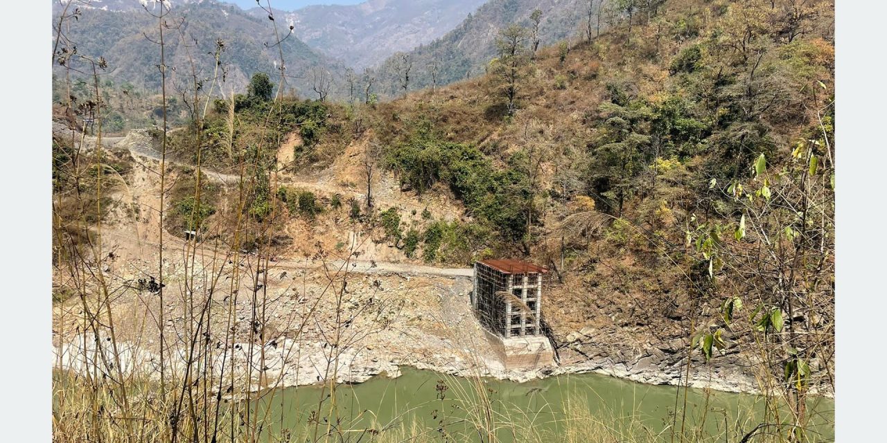 घुमाउनेमा पुल नबन्दा सास्ती