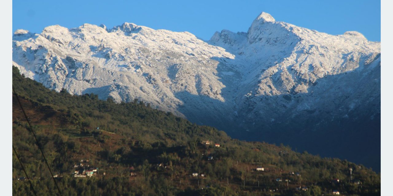 ताप्लेजुङका डाँडाकाँडा सेताम्मे