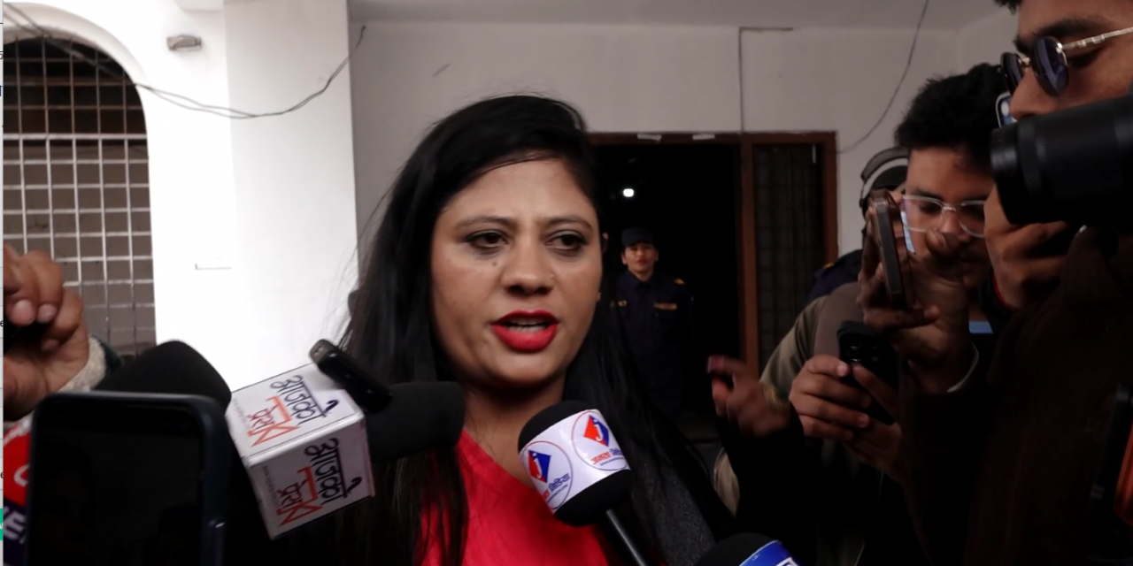महेश बस्नेत पक्राउलाई पक्राउ गर्न माग गर्दै शोभा पाठकले दिइन् प्रहरीमा निवेदन