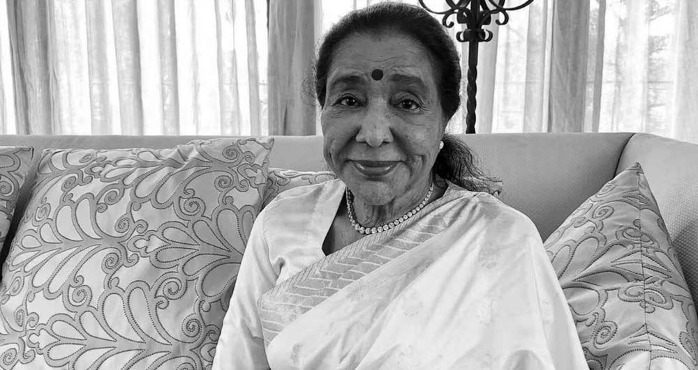 चर्चित भारतीय गायिका आशा भोसलेको निधन