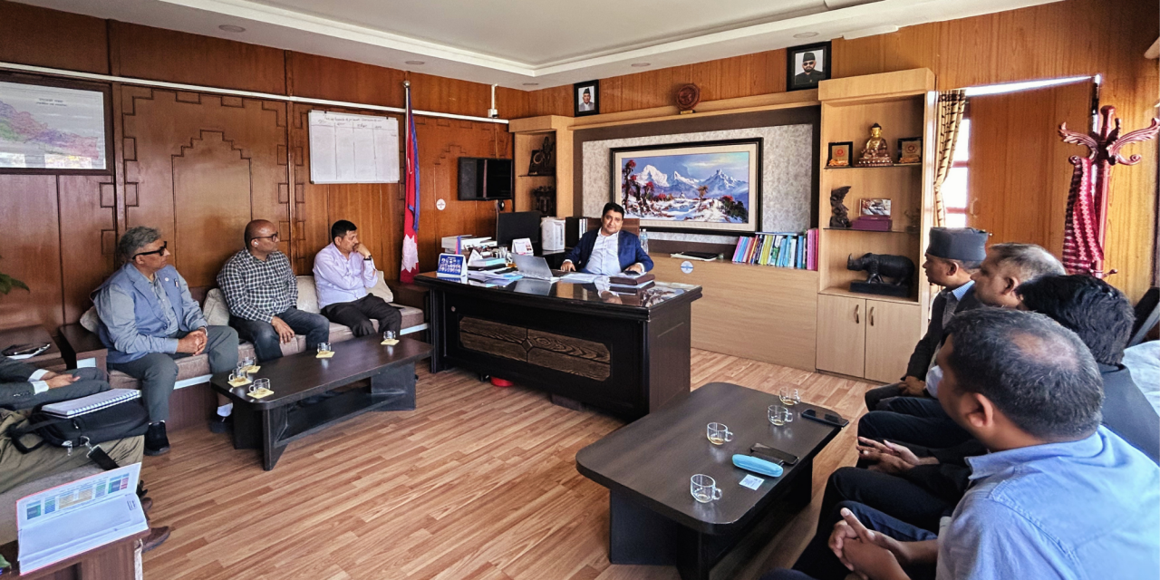 अधिकतम मूल्य सूचि सहितको स्टिकर टाँस्ने सम्बन्धमा वाणिज्य विभागका महानिर्देशकसंग छलफल