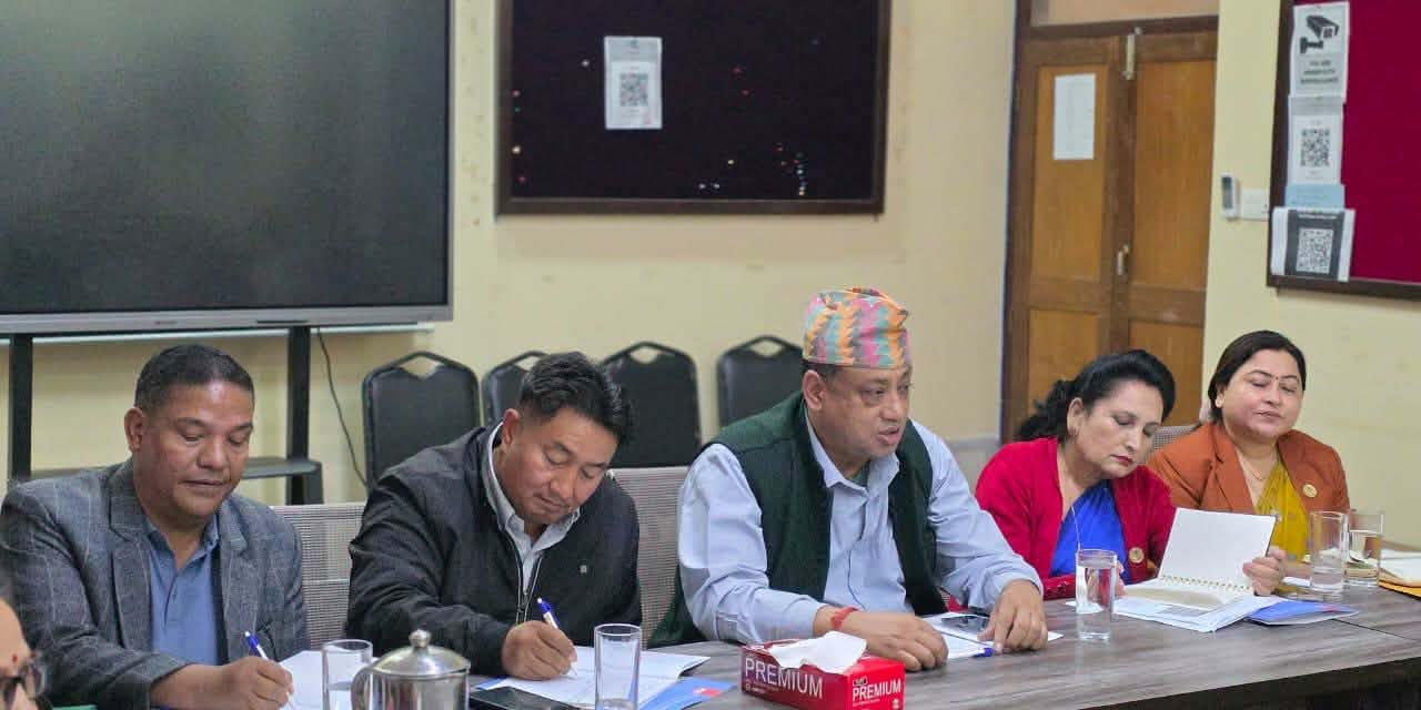 मन्त्रालय घटाउने मुख्यमन्त्री बानियाँकाे ‘एक्सन’ : मुख्यमन्त्री बन्दै गर्दाकाे संकल्प पूरा गर्दै