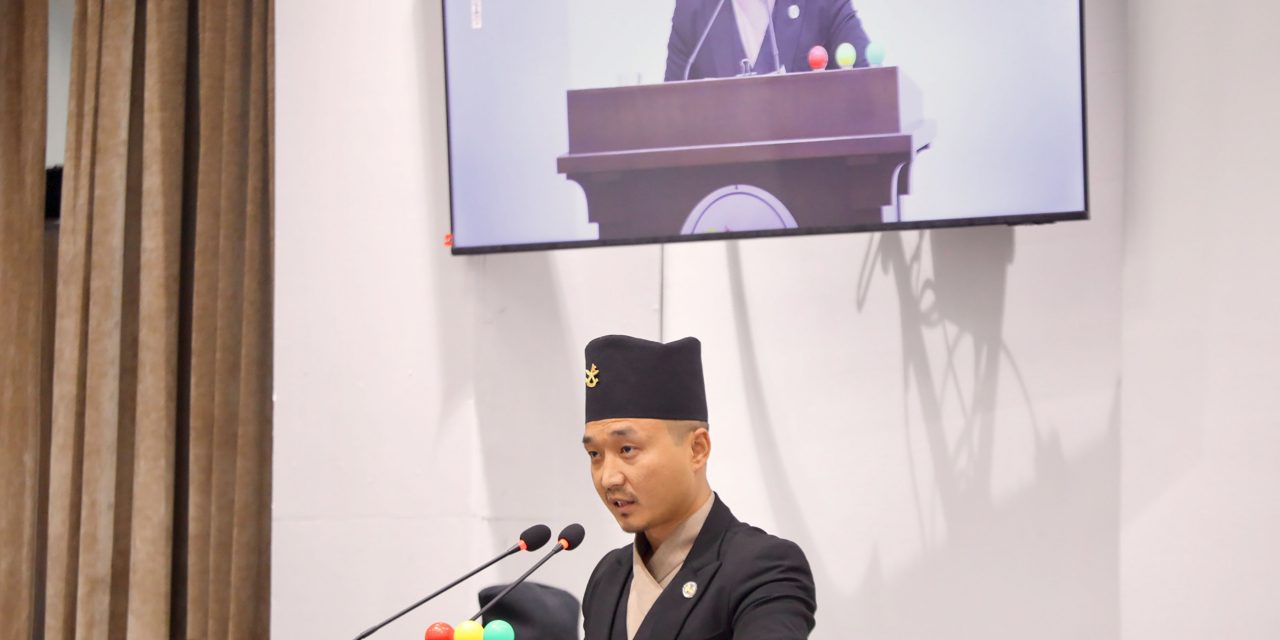 गृहमन्त्री गुरुङलाई कारबाही गर्ने सम्बन्धमा रास्वपाभित्र छलफल हुँदै